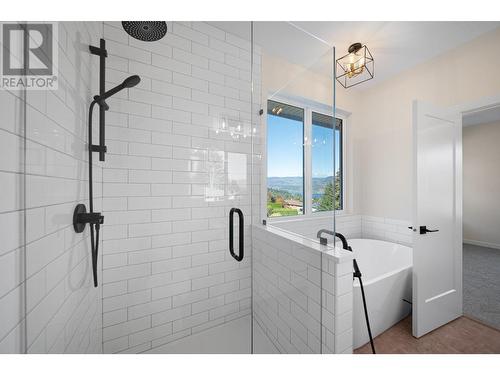 2594 Grand View Place, Blind Bay, BC - Indoor Photo Showing Bathroom