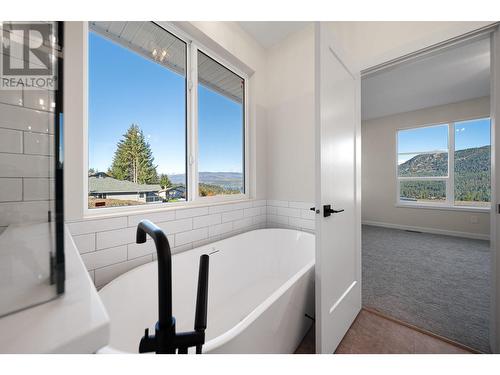 2594 Grand View Place, Blind Bay, BC - Indoor Photo Showing Bathroom