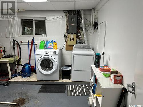 622 P Avenue N, Saskatoon, SK - Indoor Photo Showing Laundry Room