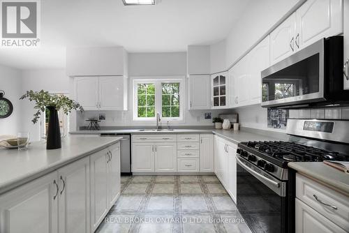 118 Bayview Avenue, Georgina, ON - Indoor Photo Showing Kitchen