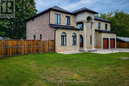 1081 Bomorda Drive, Oakville (College Park), ON - Outdoor