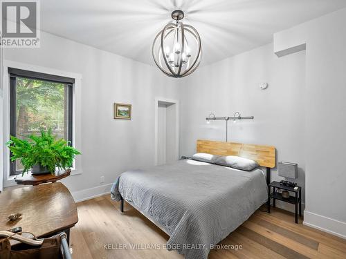 213 Caroline Street S, Hamilton, ON - Indoor Photo Showing Bedroom