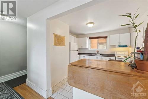 270 Beechwood Avenue Unit#6, Ottawa, ON - Indoor Photo Showing Kitchen