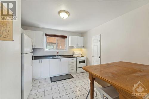 Kitchen - 270 Beechwood Avenue Unit#6, Ottawa, ON - Indoor Photo Showing Kitchen With Double Sink