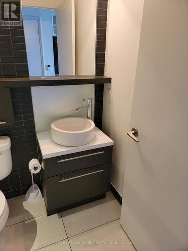 2708 - 21 Carlton Street, Toronto, ON - Indoor Photo Showing Bathroom