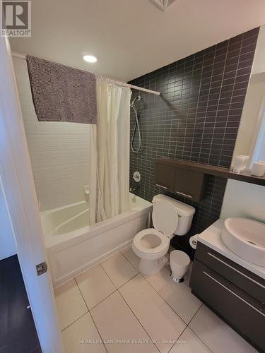 2708 - 21 Carlton Street, Toronto, ON - Indoor Photo Showing Bathroom