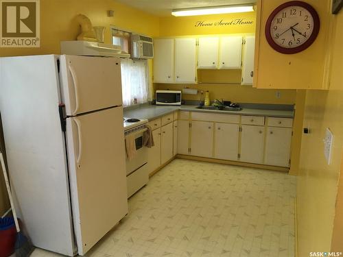 113 1St Street W, Smeaton, SK - Indoor Photo Showing Kitchen With Double Sink