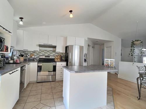 Kitchen - 785 Rue Brosseau, Trois-Rivières, QC - Indoor Photo Showing Kitchen With Upgraded Kitchen