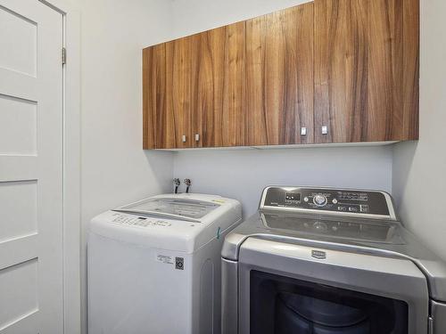 Powder room - 45 Rue Jean-Paul-Lemieux, Notre-Dame-De-L'Île-Perrot, QC - Indoor Photo Showing Laundry Room