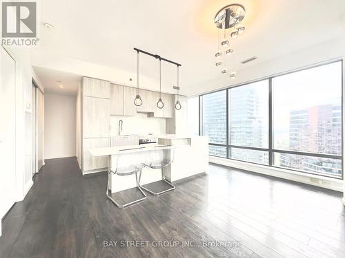 2808 - 5 St Joseph Street, Toronto, ON - Indoor Photo Showing Kitchen