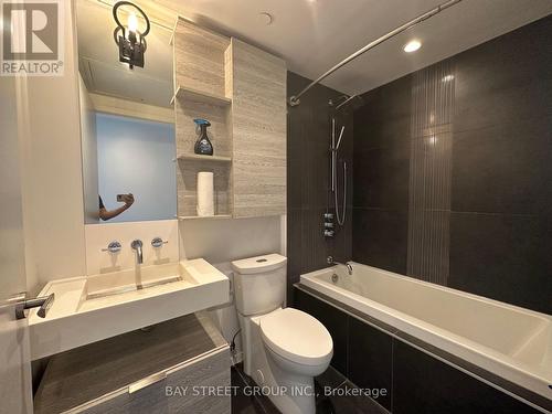 2808 - 5 St Joseph Street, Toronto, ON - Indoor Photo Showing Bathroom