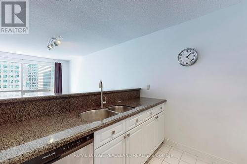 1009 - 10 Queens Quay W, Toronto (Waterfront Communities), ON - Indoor Photo Showing Kitchen With Double Sink