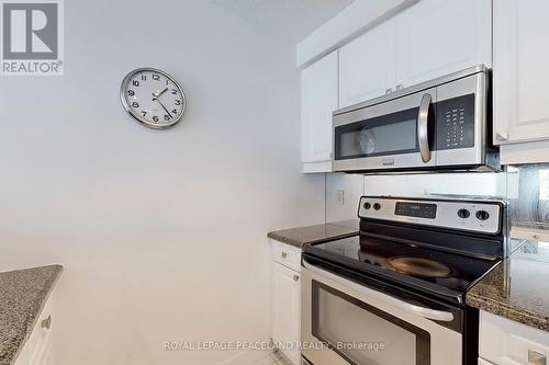 1009 - 10 Queens Quay W, Toronto (Waterfront Communities), ON - Indoor Photo Showing Kitchen