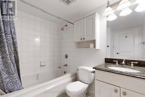 1009 - 10 Queens Quay W, Toronto (Waterfront Communities), ON - Indoor Photo Showing Bathroom