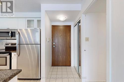 1009 - 10 Queens Quay W, Toronto (Waterfront Communities), ON - Indoor Photo Showing Kitchen