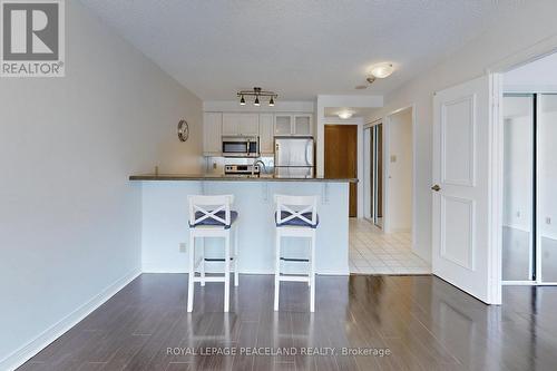 1009 - 10 Queens Quay W, Toronto (Waterfront Communities), ON - Indoor Photo Showing Kitchen