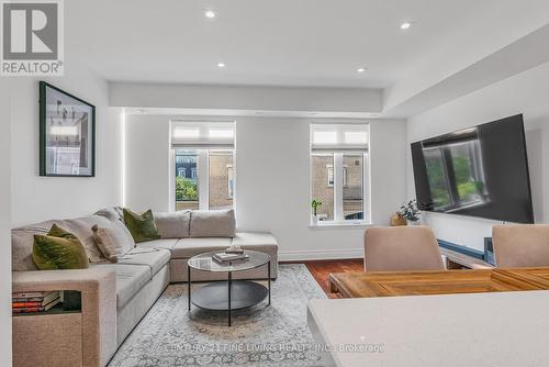 626 - 38 Western Battery Road, Toronto (Niagara), ON - Indoor Photo Showing Living Room