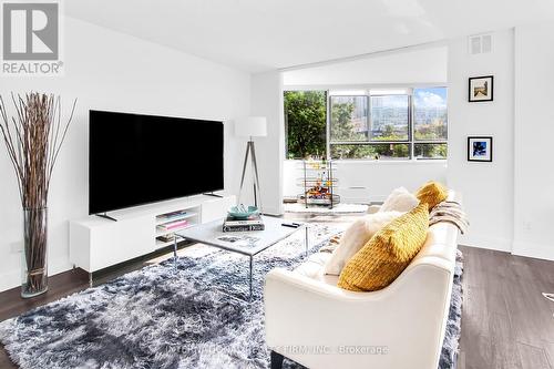 201 - 250 Queens Quay W, Toronto, ON - Indoor Photo Showing Living Room