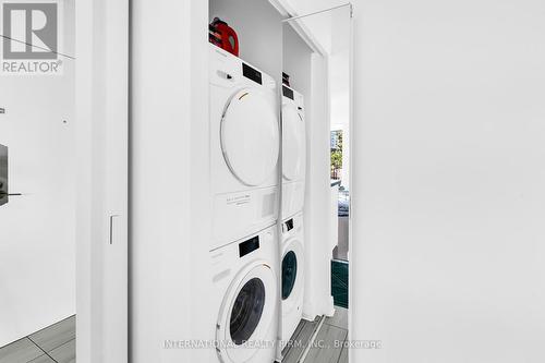 201 - 250 Queens Quay W, Toronto, ON - Indoor Photo Showing Laundry Room