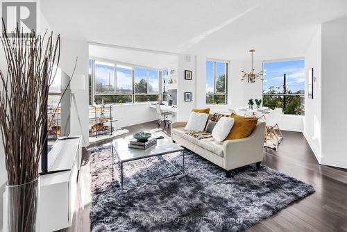 201 - 250 Queens Quay W, Toronto, ON - Indoor Photo Showing Living Room