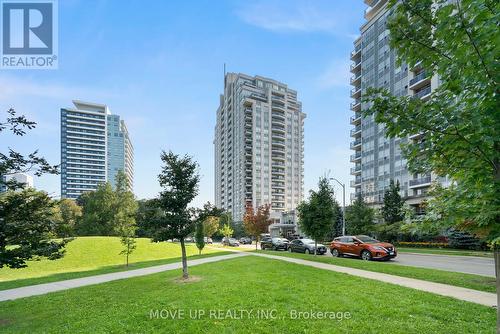 2005 - 7 North Park Road, Vaughan, ON - Outdoor With Facade