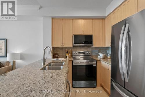 2005 - 7 North Park Road, Vaughan, ON - Indoor Photo Showing Kitchen With Stainless Steel Kitchen With Double Sink