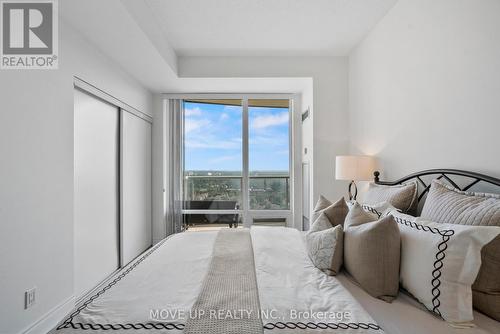 2005 - 7 North Park Road, Vaughan, ON - Indoor Photo Showing Bedroom