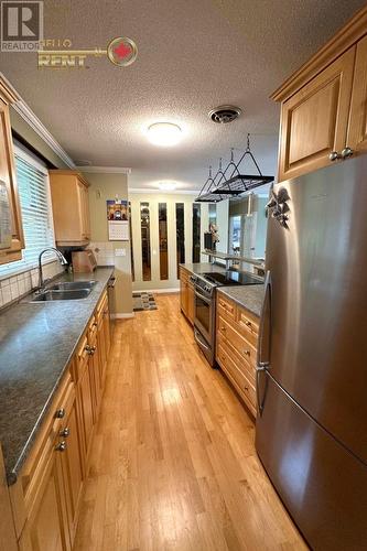 1440 Briarlynn Crescent, North Vancouver, BC - Indoor Photo Showing Kitchen With Double Sink