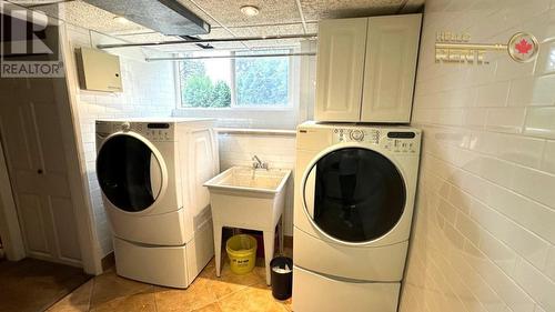 1440 Briarlynn Crescent, North Vancouver, BC - Indoor Photo Showing Laundry Room