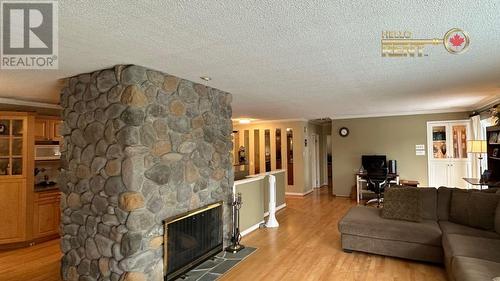 1440 Briarlynn Crescent, North Vancouver, BC - Indoor Photo Showing Living Room With Fireplace