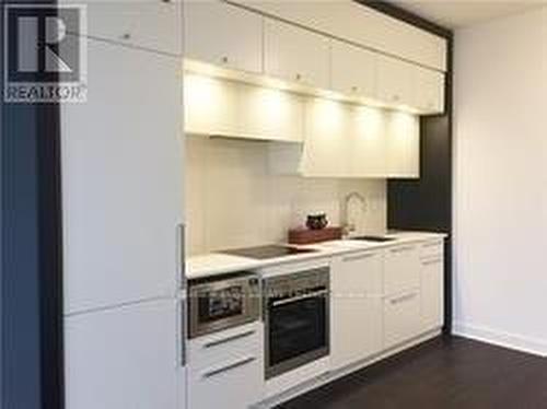 1808 - 15 Grenville Street, Toronto (Bay Street Corridor), ON - Indoor Photo Showing Kitchen