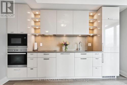 1901 - 32 Davenport Road, Toronto, ON - Indoor Photo Showing Kitchen