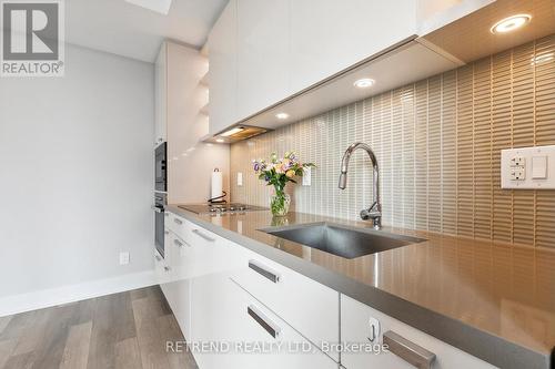 1901 - 32 Davenport Road, Toronto, ON - Indoor Photo Showing Kitchen