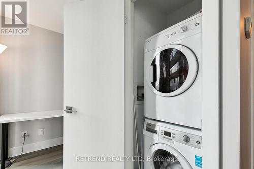 1901 - 32 Davenport Road, Toronto, ON - Indoor Photo Showing Laundry Room