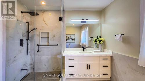 82 Edward Jeffreys Avenue, Markham, ON - Indoor Photo Showing Bathroom