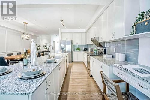 116 Lichfield Road, Markham (Unionville), ON - Indoor Photo Showing Kitchen With Upgraded Kitchen