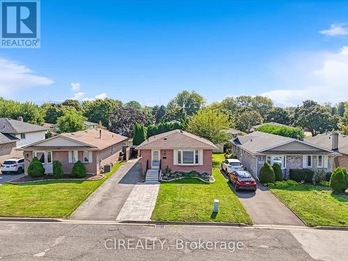 7734 Weyburn Circle, Niagara Falls, ON - Outdoor With Facade