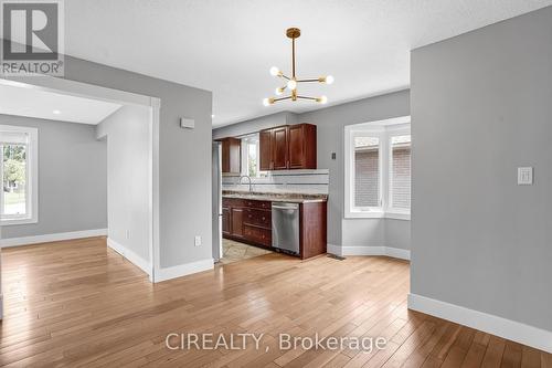 7734 Weyburn Circle, Niagara Falls, ON - Indoor Photo Showing Kitchen