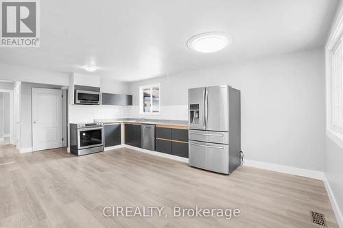 54 Ramsey Street, St. Catharines, ON - Indoor Photo Showing Kitchen