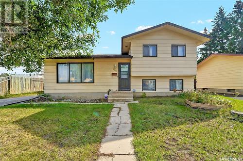 3515 Fairlight Drive, Saskatoon, SK - Outdoor