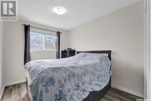 3515 Fairlight Drive, Saskatoon, SK - Indoor Photo Showing Bedroom