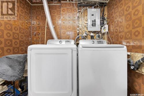 3515 Fairlight Drive, Saskatoon, SK - Indoor Photo Showing Laundry Room