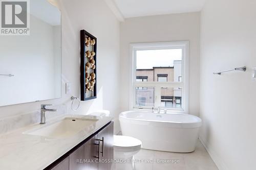 31 Causland Lane, Richmond Hill (Devonsleigh), ON - Indoor Photo Showing Bathroom