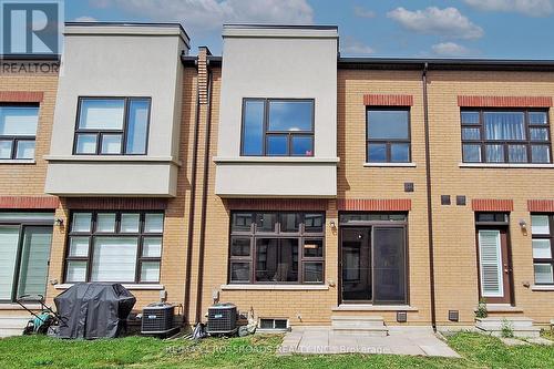 31 Causland Lane, Richmond Hill (Devonsleigh), ON - Outdoor With Facade