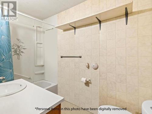 6 Jubilee Trail, Whitehorse South, YT - Indoor Photo Showing Bathroom