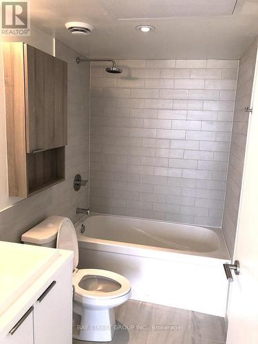 2906 - 6 Sonic Way, Toronto (Flemingdon Park), ON - Indoor Photo Showing Bathroom