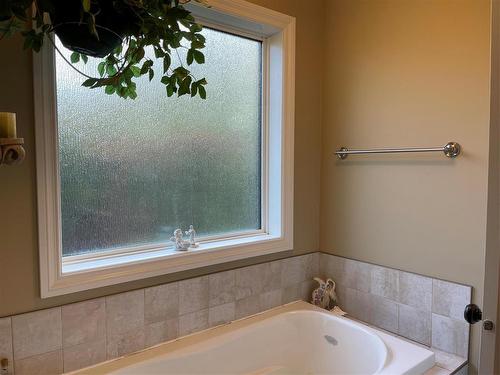 3 83 Highway, Swan River, MB - Indoor Photo Showing Bathroom