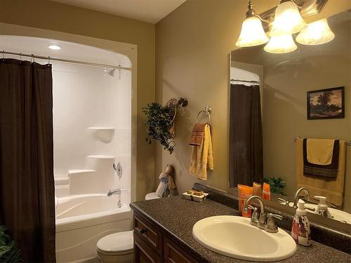 3 83 Highway, Swan River, MB - Indoor Photo Showing Bathroom