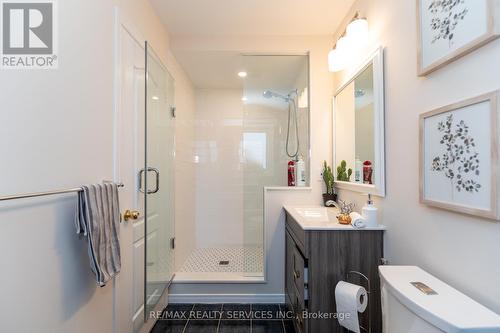 2425 Lazio Lane, Oakville (West Oak Trails), ON - Indoor Photo Showing Bathroom