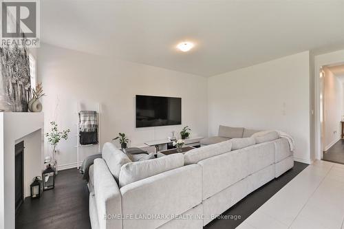 1237 Muskoka Heights, Milton (Bowes), ON - Indoor Photo Showing Living Room